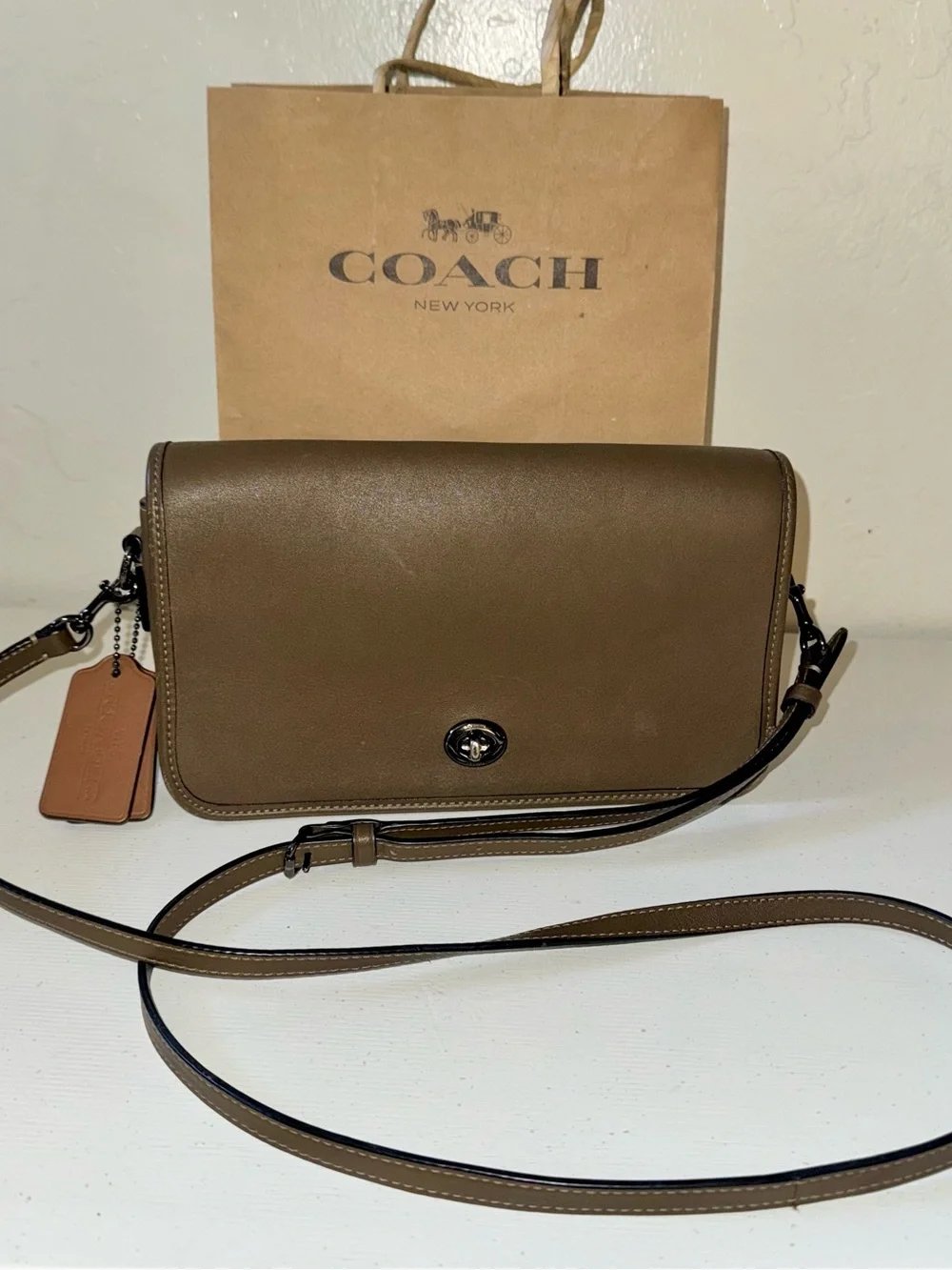 COACH Taupe Glove-tanned Leather Turn-lock Crossbody Bag 2017 (57325) RE-ISSUE